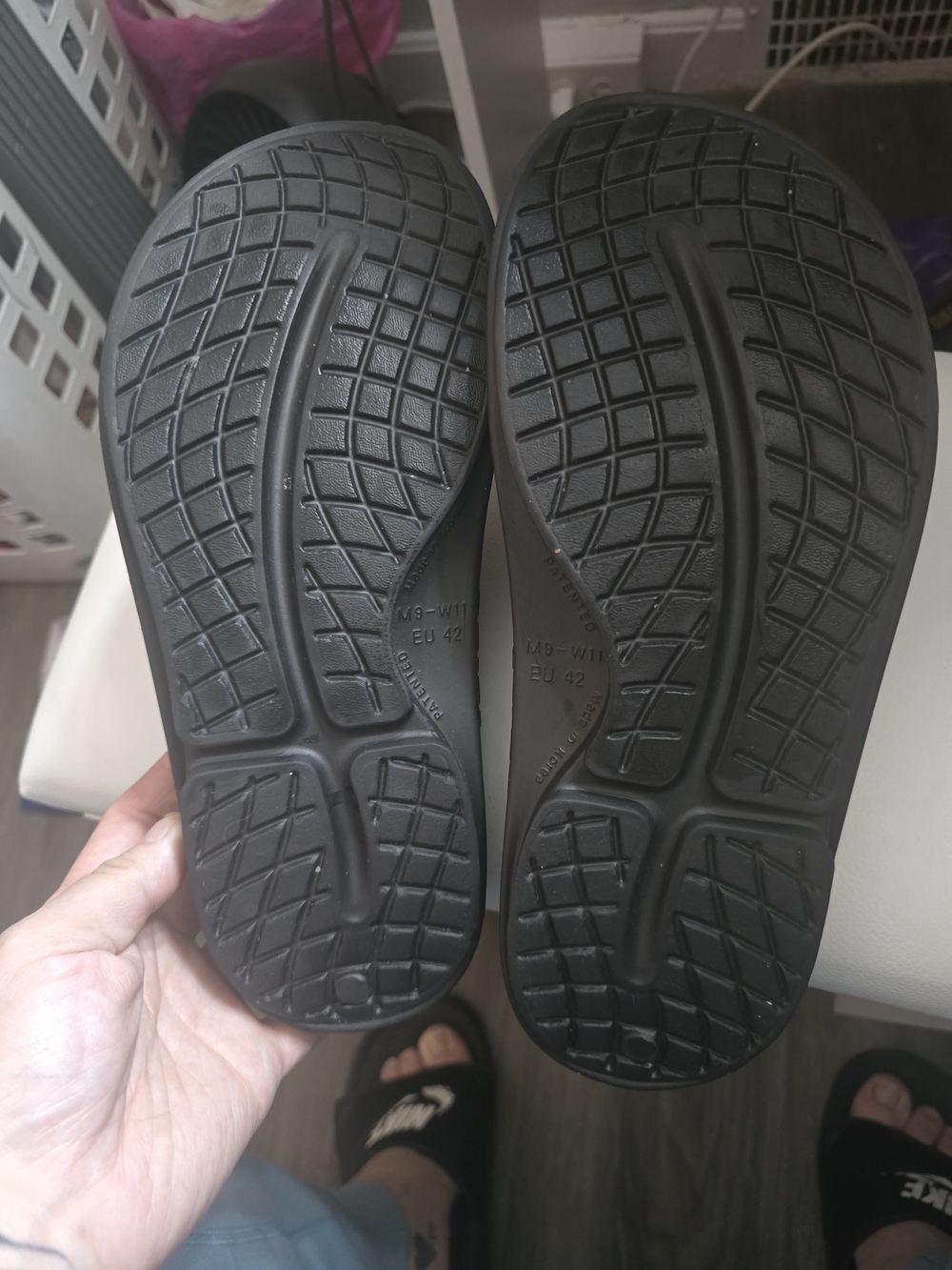 OOFOS OOahh Slide Sandals Black - Picture 3 of 4